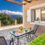 Avra Charming House *