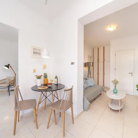 Avra Charming House Χελμάτα