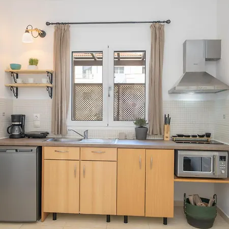 Avra Charming House *